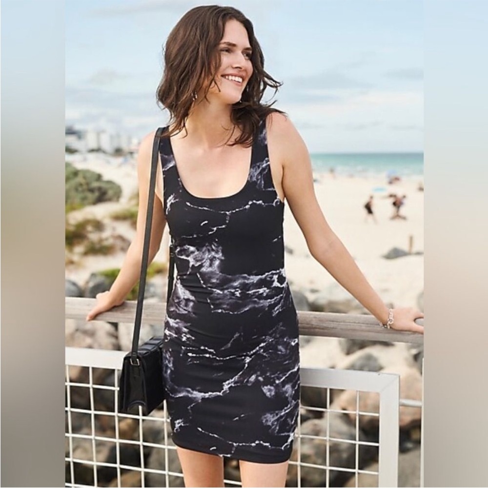 Express Black & White Marble Print Contour Mini Dress size L